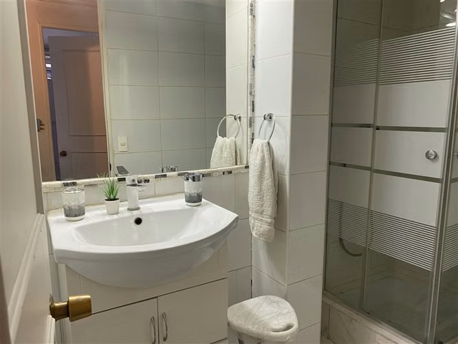 Departamento en venta de 2 dorm.cerca Metro Colon