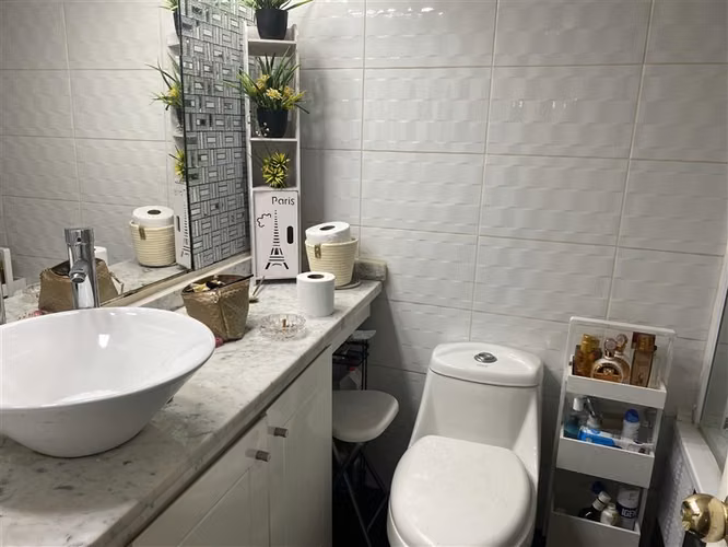 Departamento en venta de 2 dorm.cerca Metro Colon