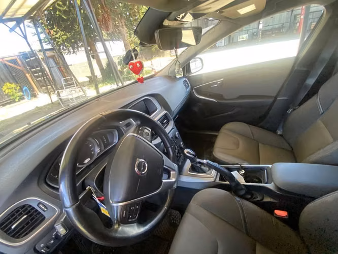 V40