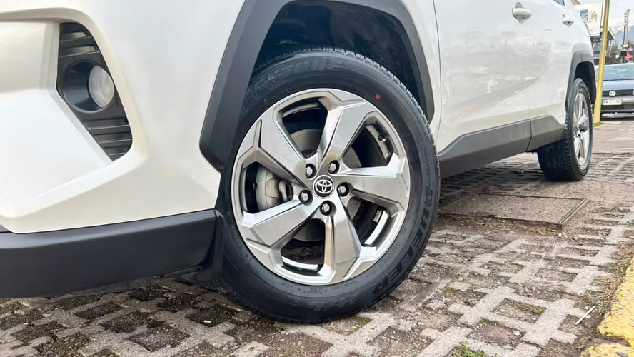 Toyota RAV4 Hybrid  XLE Plus Hybrid CVT 4X2 2.5 AUT (2020)