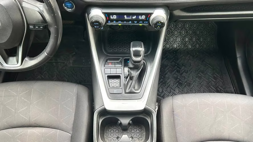 Toyota RAV4 Hybrid  XLE Plus Hybrid CVT 4X2 2.5 AUT (2020)