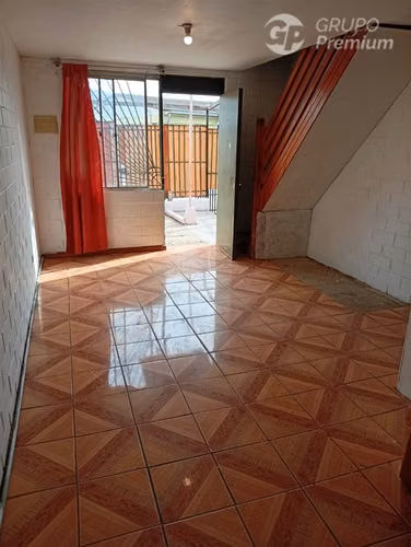 Casa en venta de 2 pisos pareada 3 dorm. 1 baño en Quillota