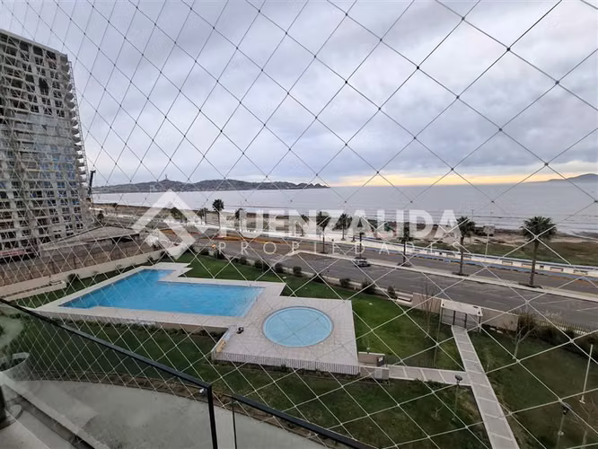 Departamento en venta de 3 dorm., frente al mar en Coquimbo