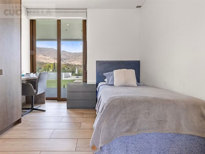 Casa En Venta De 6 Dorm. En Piedra Roja Chicureo