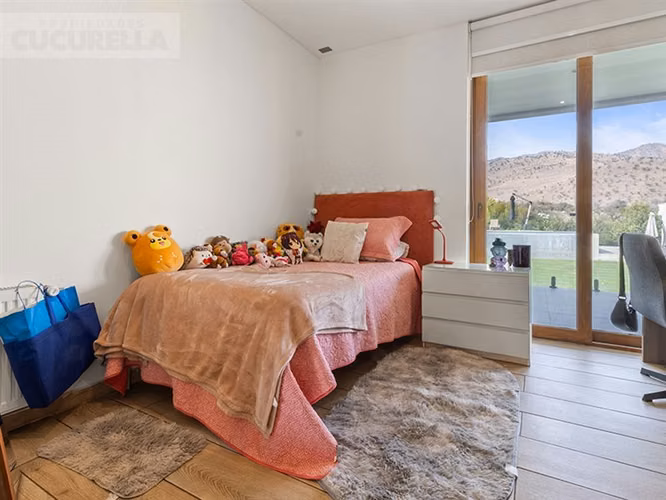 Casa En Venta De 6 Dorm. En Piedra Roja Chicureo