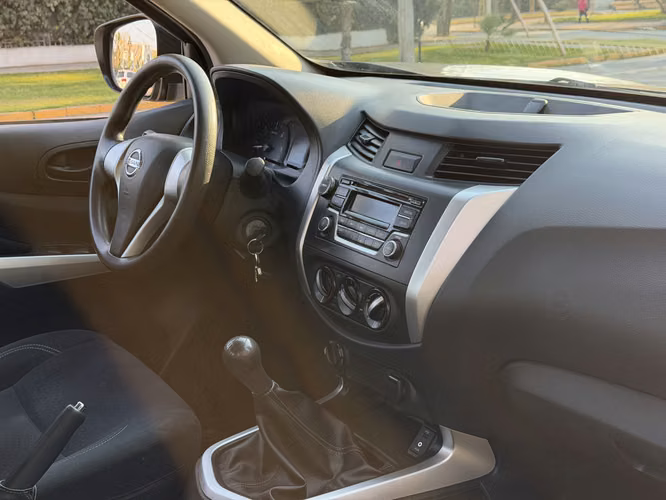 Nissan Np300 2.3 4x4 SE  2018