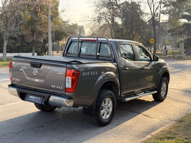 Nissan Np300 2.3 4x4 SE  2018