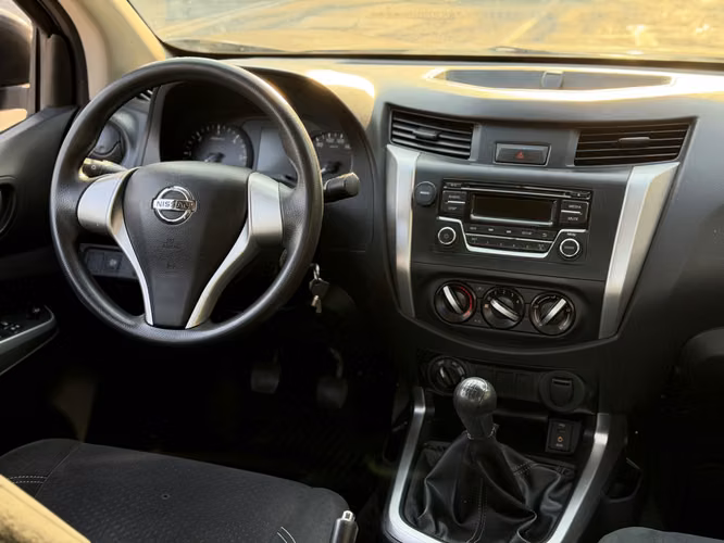 Nissan Np300 2.3 4x4 SE  2018