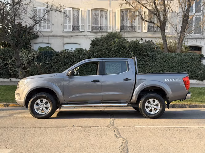Nissan Np300 2.3 4x4 SE  2018