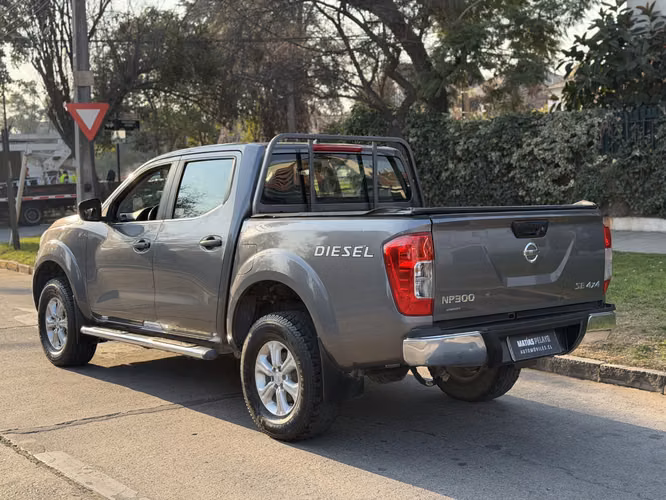 Nissan Np300 2.3 4x4 SE  2018