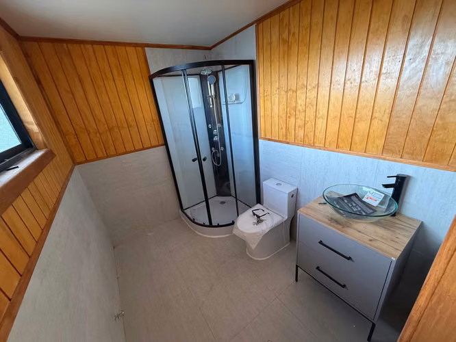 Amplia Parcela con piscina y cabaña en arriendo