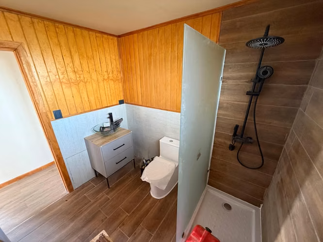 Amplia Parcela con piscina y cabaña en arriendo