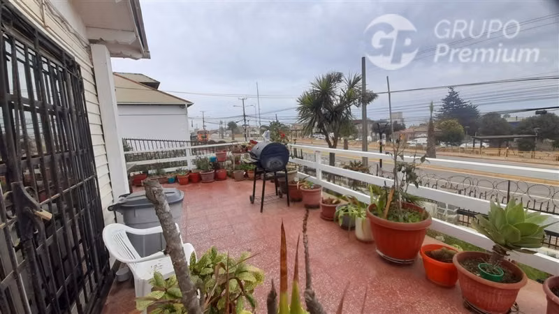 Casa en venta de 6 dorm. en El Tabo