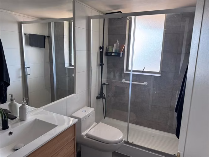 Remodelado de 4 d con oficina de uso exclusivo en piso 1 - Imagen 10
