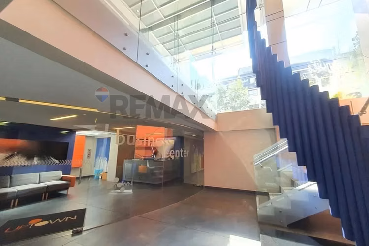 Moderna oficina uptown vitacura
