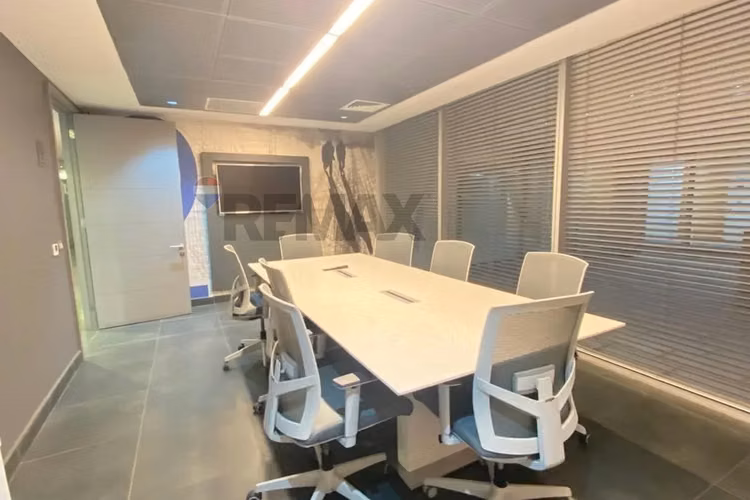 Moderna oficina uptown vitacura