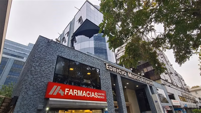 Local Comercial Venta Las Condes Edificio Médico Alcántara - Imagen 2