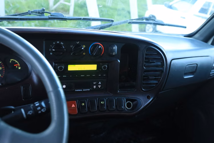 HYUNDAI HD35 CON CARROCERIA FRIO PLATAFORMA LEVANTE HIDRAULICO 2022