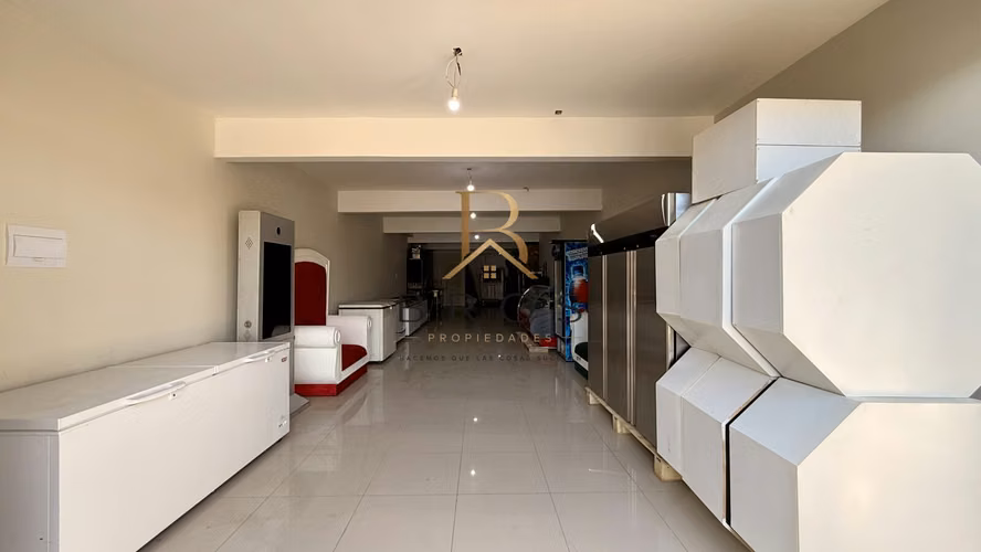 Casa 3 pisos Oportunidad! A pasos de la Vega Central