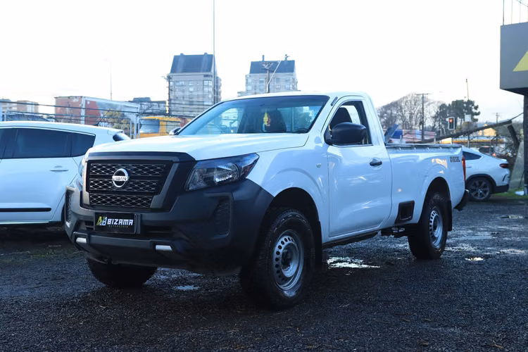 NISSAN NAVARA CAMIONETA CABINA SIMPLE 2023 4X4 1 DUEÑO 82MIL KM