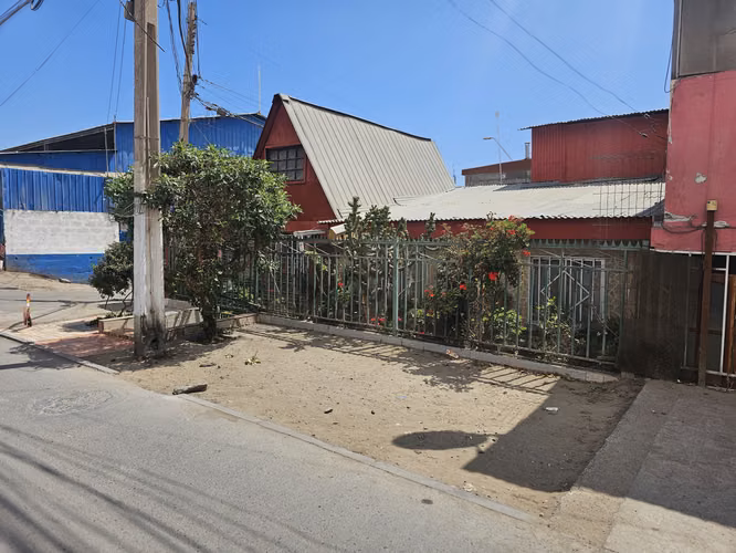 Se vende casa esquina, sector norte