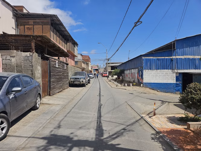 Se vende casa proyección comercial o para vivienda