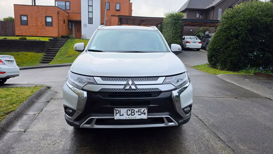 2021 Mitsubishi Outlander 2.0 4X2 AT 5P.
