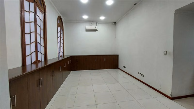 OFICINA EN BARRIO REPUBLICA IDEAL PARA ACADEMIA
