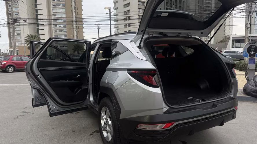 Hyundai Tucson NX4 1.6 GDI 7DCT Automática Año 2023 - Imagen 10