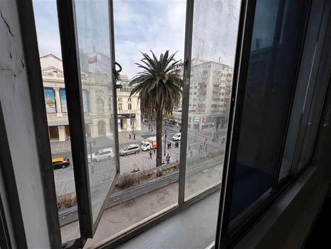 Oficina en arriendo frente al Teatro Municipal, Santiago