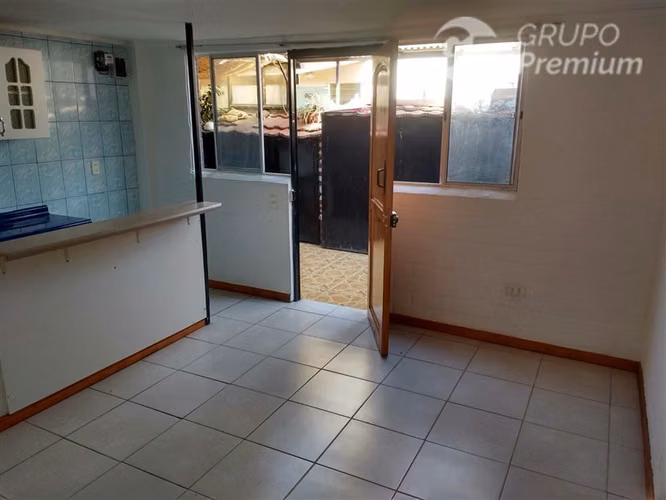 Casa interior en arriendo de 2 dorm. en Quilicura