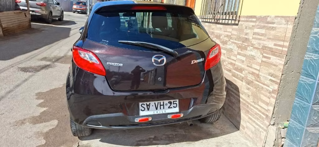 Vendo mazda demio 2015