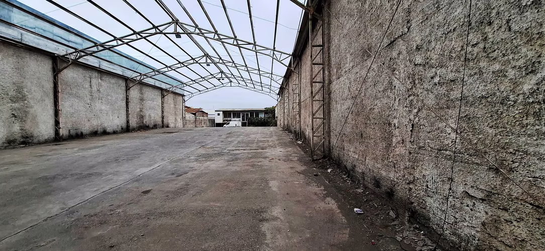 Galpón 407 m2 y oficinas Arriendo (176977)