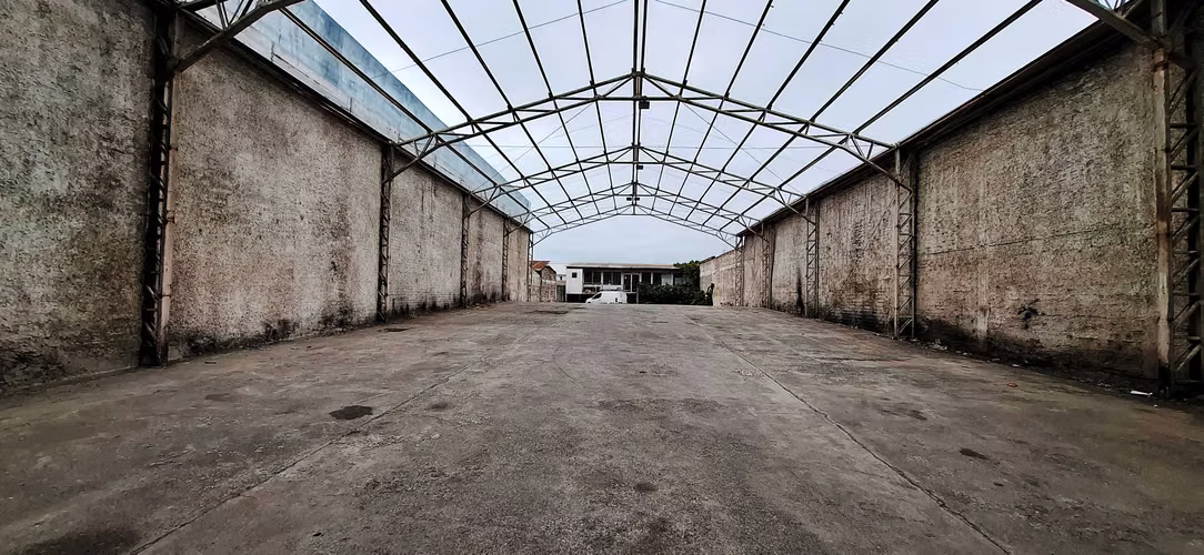 Galpón y oficinas Arriendo Millan  (176977)