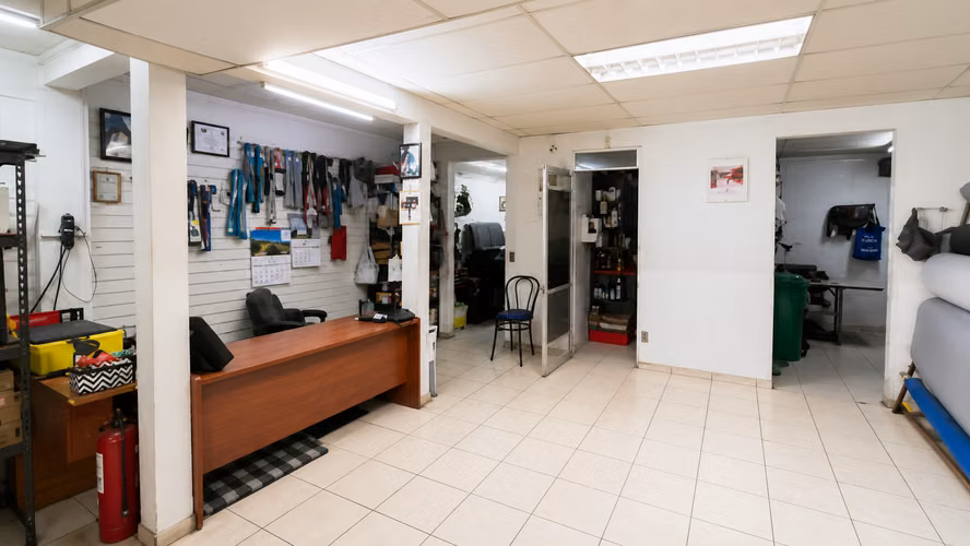 VENTA LOCAL COMERCIAL 3HAB 2BA SANTIAGO - Imagen 3