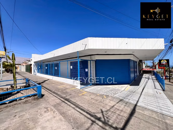 ARRIENDO LOCAL COMERCIAL BUENA UBICACIÓN 253 MT2 SECTOR SUR