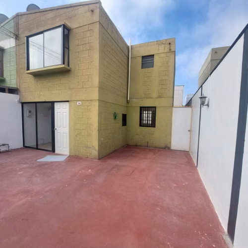 Casa en venta de 2 pisos excelente conectividad - Alto Hospicio