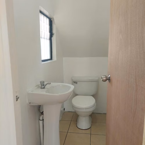Casa en venta de 2 pisos excelente conectividad - Alto Hospicio