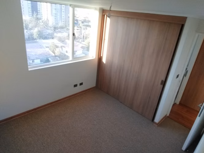 Arriendo amplio departamento de 2D + 2B + Estacionamiento y Bodega