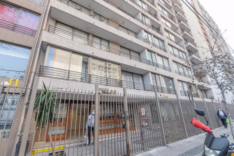 OPORTUNIDAD 2D2B SEMINUEVO EN PLENO CENTRO DE SANTIAGO