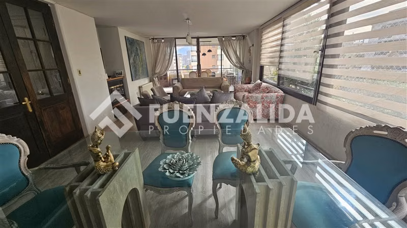 Departamento en venta de 4 dorm. en Las Condes