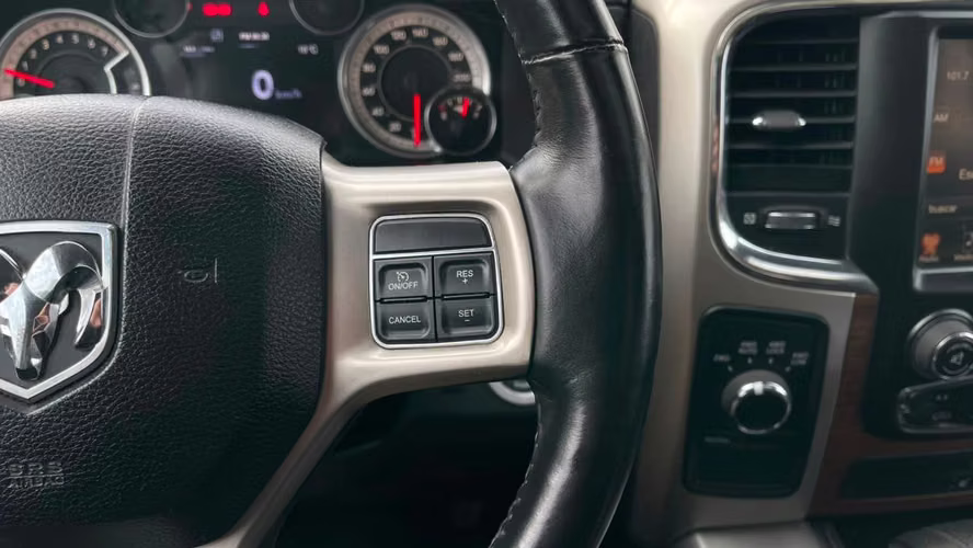 DODGE RAM 1500 LARAMIE 5.7 LARAMIE 4X4 HEMI CREW CAB DOB. CAB. AT 4P (2017)
