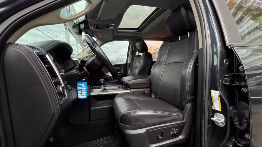 DODGE RAM 1500 LARAMIE 5.7 LARAMIE 4X4 HEMI CREW CAB DOB. CAB. AT 4P (2017)