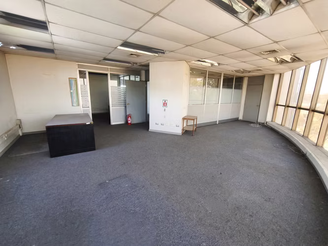 ARRIENDO EDIFICIO 4 PISOS, OFICINAS Y GALPÓN, QUINTA NORMAL
