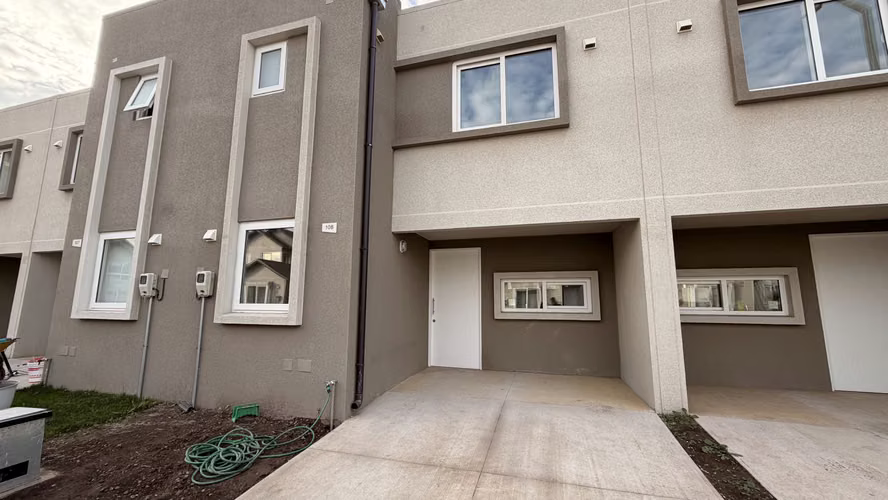 SE ARRIENDA CASA NUEVA EN PADRE HURTADO