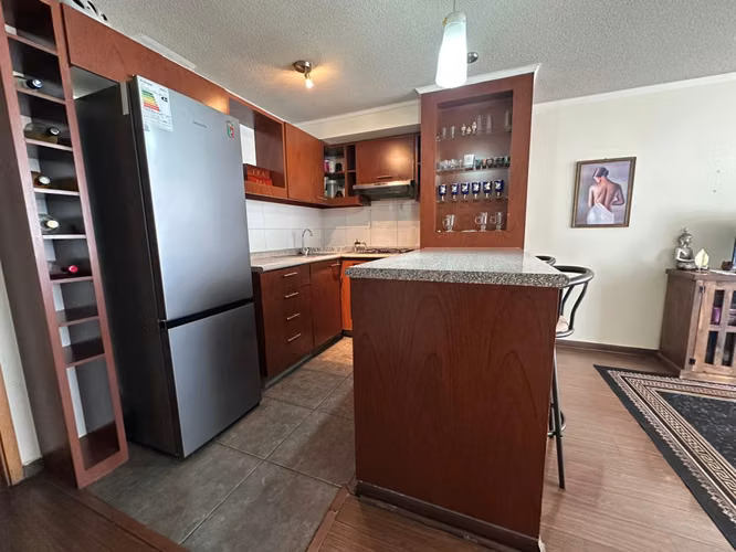 SE VENDE DEPTO CON EXCELENTE UBICACIÓN, LA FLORIDA - Imagen 4