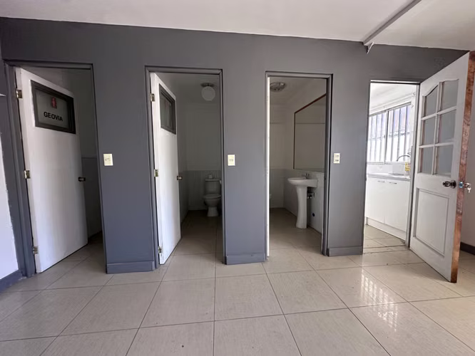 Titanium Propiedades Vende Galpón y Oficinas en Villa Maestranza, San Bernardo