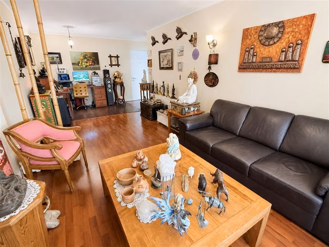 REAL OPORTUNIDAD: Amplio Departamento en venta de 3H y 2B