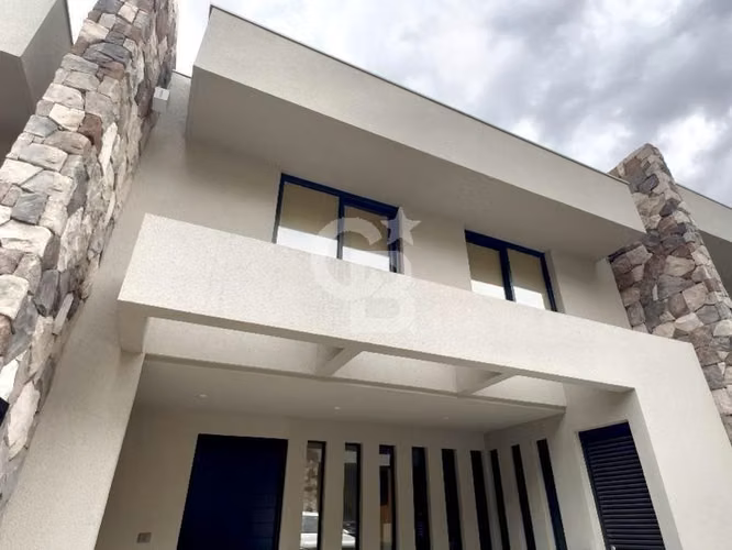 Nuevo Townhouse en exclusivo condominio en La Dehesa