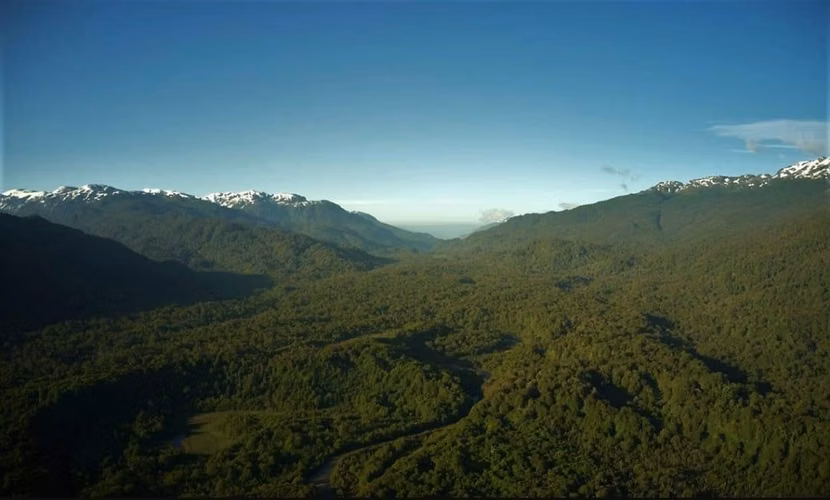 OPORTUNIDAD!! Se Vende Terreno de 2 Hectáreas con Orilla de Río Cóndor, Aguas de la Patagonia, Aysén